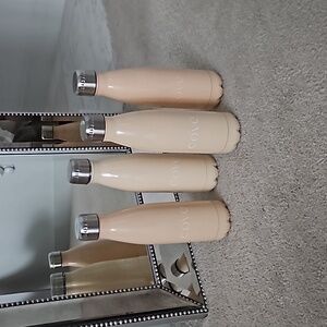 The Cove Atlantis Paradise Island Water Bottles NEW!!